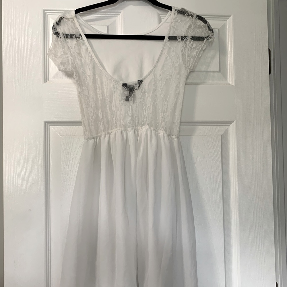 Simple White Dress - Picture 2 of 4